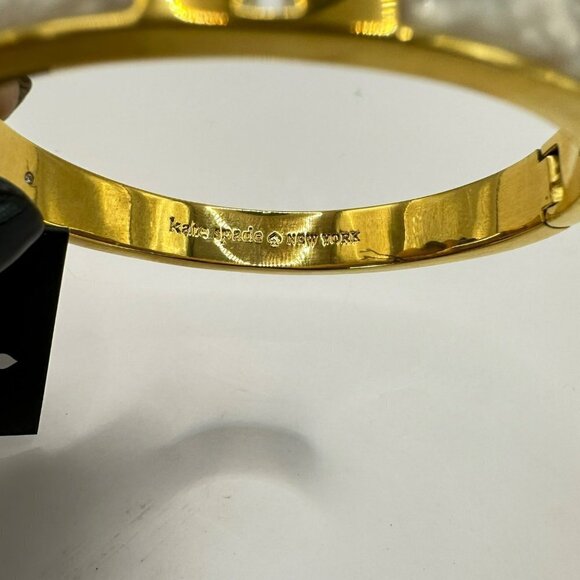Kate Spade New York 'Hole Punch Spade Hinge Bangle' Pearl Bracelet - Picture 5 of 14